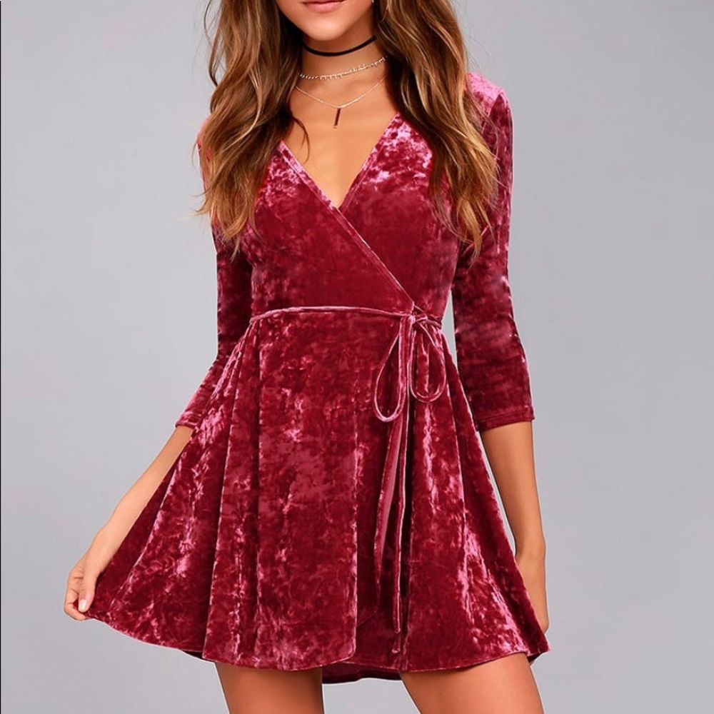 LULUS RED DRESS (SIZE XS)